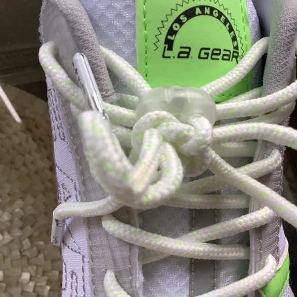 LA Gear sneakers with iconic flame design Neon glow-in-the-dark green - Picture 6 of 10